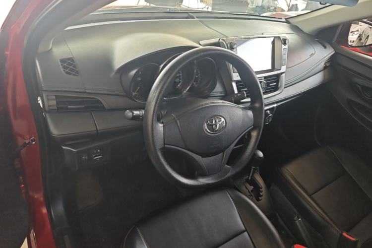 Used Toyota YARiS L Zhi Xiang 2017 1.5E CVT Dynamic Edition Center Console