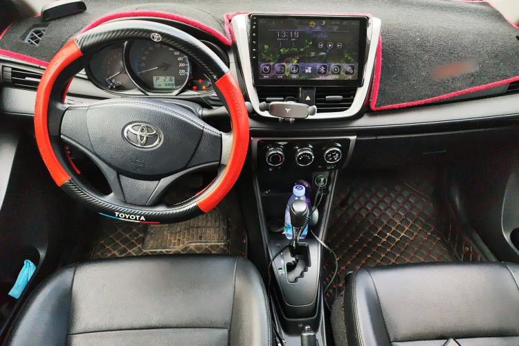 Used Toyota YARiS L Zhi Xiang 2017 1.5E CVT Dynamic Edition Center Console