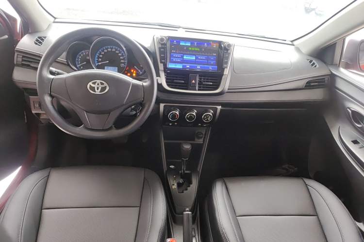 Used Toyota YARiS L Zhi Xiang 2017 1.5E CVT Dynamic Edition Center Console