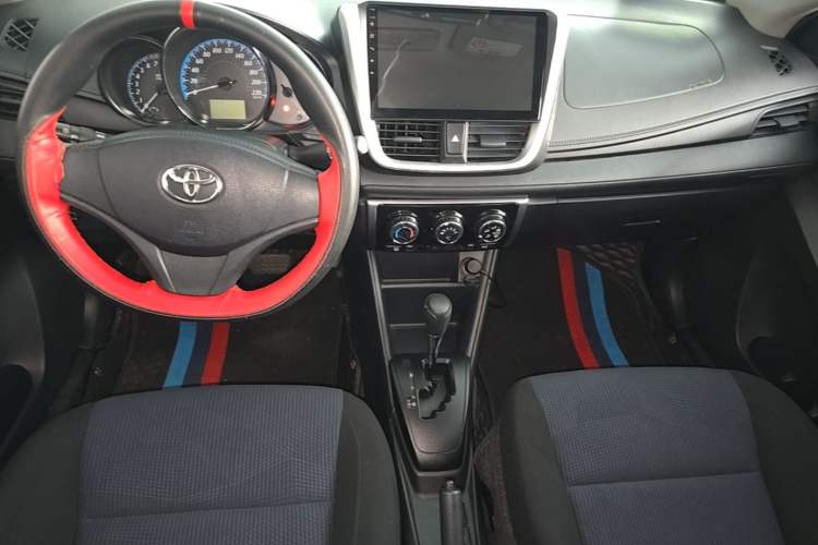Used Toyota YARiS L Zhi Xiang 2017 1.5E CVT Dynamic Edition Center Console