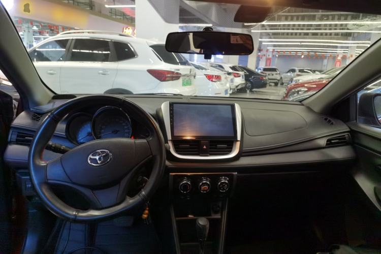 Used Toyota YARiS L Zhi Xiang 2017 1.5E CVT Dynamic Edition Center Console