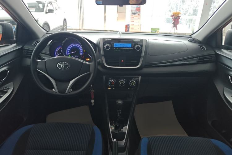 Used Toyota YARiS L Zhi Xiang 2017 1.5G CVT Xuan Dong Skyroof Edition Center Console