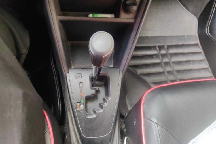 Used Toyota YARiS L Zhi Xiang 2017 1.5E CVT Dynamic Edition Gear Lever