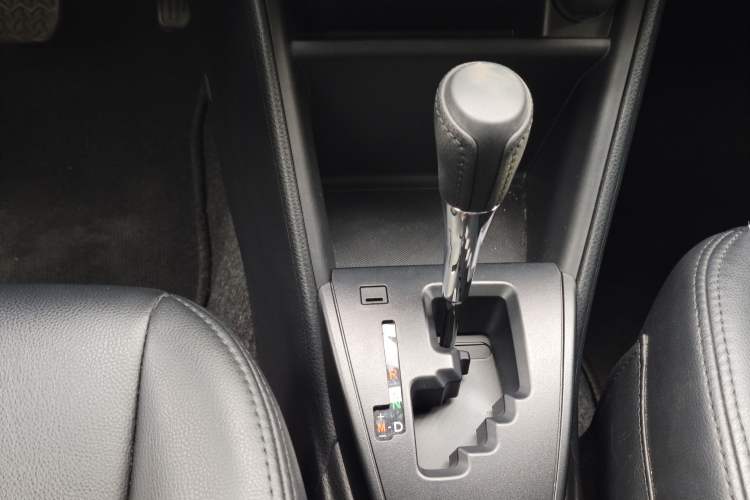 Used Toyota YARiS L Zhi Xiang 2017 1.5E CVT Dynamic Edition Gear Lever