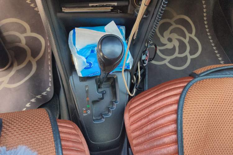 Used Toyota YARiS L Zhi Xiang 2017 1.5E CVT Dynamic Edition Gear Lever