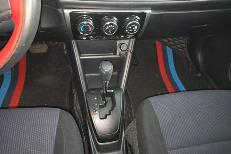 Used Toyota YARiS L Zhi Xiang 2017 1.5E CVT Dynamic Edition Gear Lever