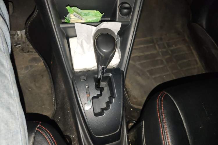 Used Toyota YARiS L Zhi Xiang 2017 1.5E CVT Dynamic Edition Gear Lever