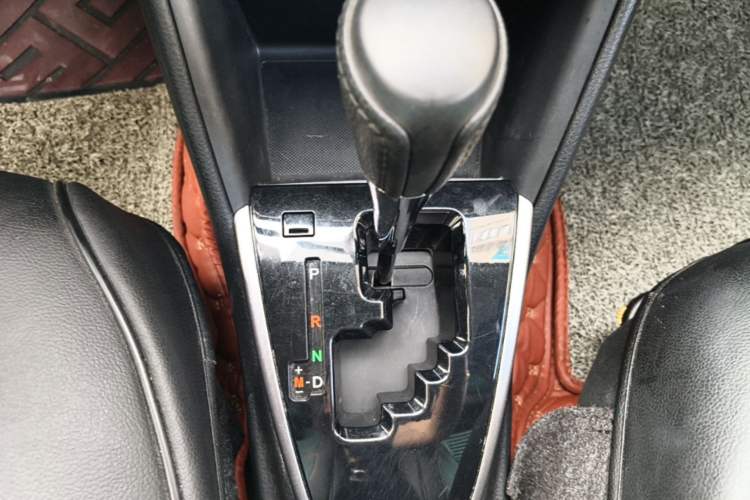 Used Toyota YARiS L Zhi Xiang 2017 1.5G CVT Xuan Dong Skyroof Edition Gear Lever