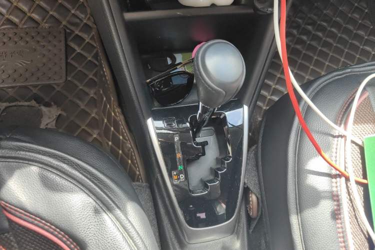 Used Toyota YARiS L Zhi Xiang 2017 1.5G CVT Xuan Dong Edition Gear Lever