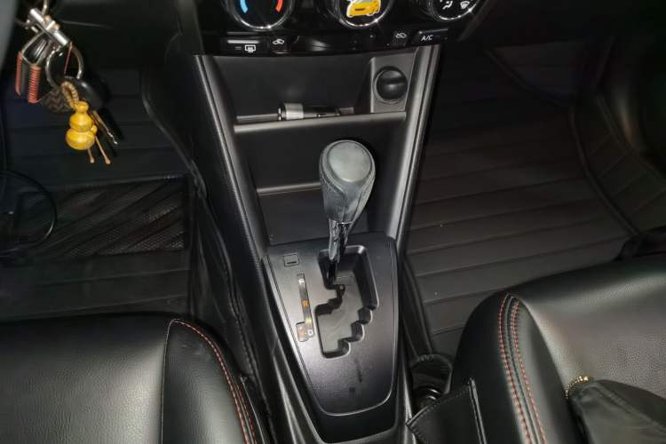 Used Toyota YARiS L Zhi Xiang 2017 1.5E CVT Dynamic Edition Gear Lever