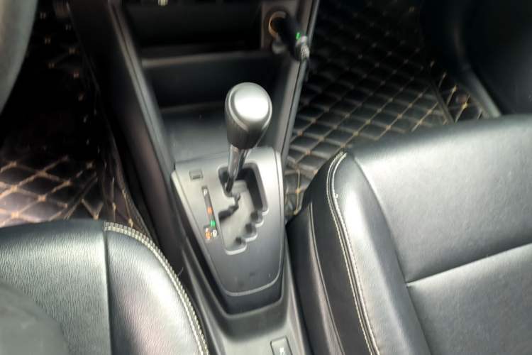 Used Toyota YARiS L Zhi Xiang 2017 1.5E CVT Dynamic Edition Gear Lever