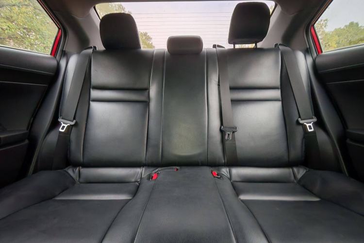 Used Toyota YARiS L Zhi Xiang 2017 1.5E CVT Dynamic Edition Interior 3