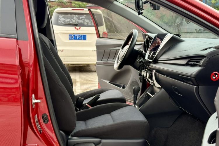 Used Toyota YARiS L Zhi Xiang 2017 1.5E CVT Dynamic Edition Interior 3