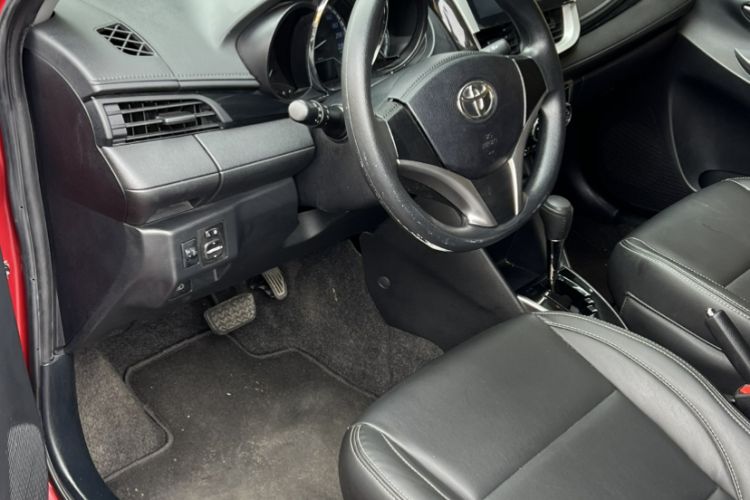 Used Toyota YARiS L Zhi Xiang 2017 1.5G CVT Xuan Dong Skyroof Edition Interior 6