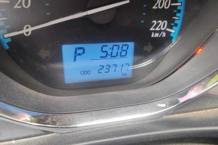Used Toyota YARiS L Zhi Xiang 2017 1.5E CVT Dynamic Edition Odometer Close Up