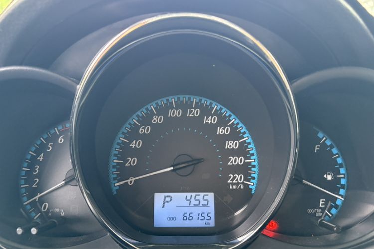 Used Toyota YARiS L Zhi Xiang 2017 1.5E CVT Dynamic Edition Odometer Close Up