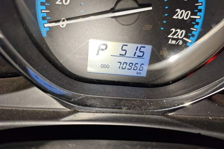 Used Toyota YARiS L Zhi Xiang 2017 1.5E CVT Dynamic Edition Odometer Close Up