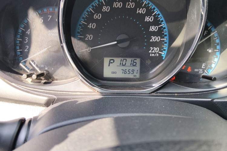 Used Toyota YARiS L Zhi Xiang 2017 1.5E CVT Dynamic Edition Odometer Close Up