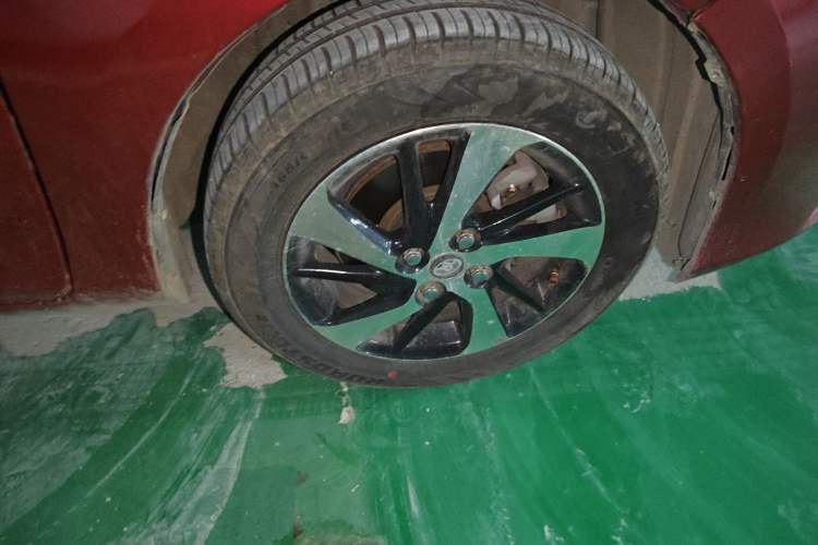 Used Toyota YARiS L Zhi Xiang 2017 1.5E CVT Dynamic Edition Right Front Wheel Hub