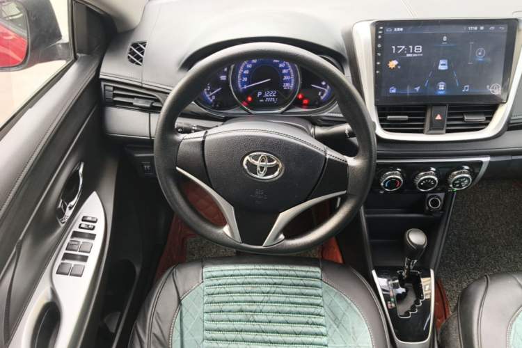 Used Toyota YARiS L Zhi Xiang 2017 1.5G CVT Xuan Dong Skyroof Edition Steering Wheel