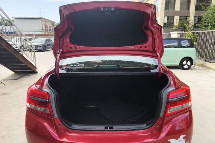 Used Toyota YARiS L Zhi Xiang 2017 1.5G CVT Xuan Dong Skyroof Edition Trunk