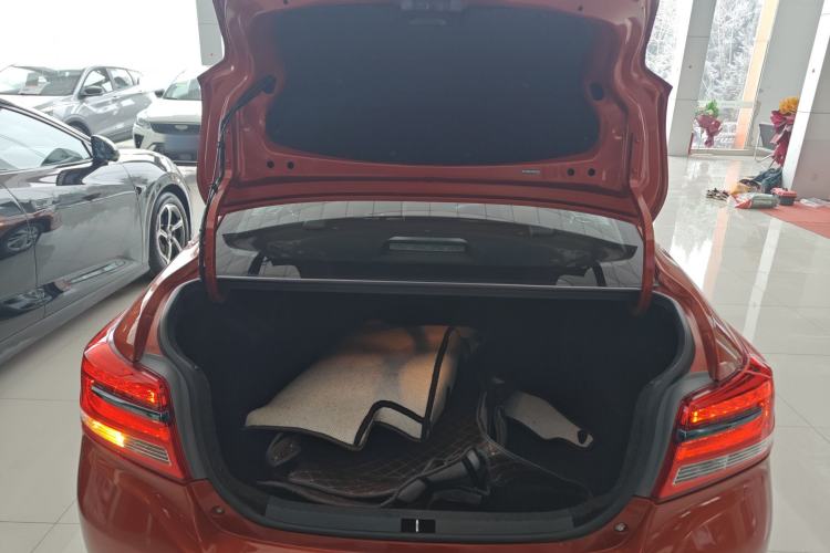 Used Toyota YARiS L Zhi Xiang 2017 1.5G CVT Xuan Dong Skyroof Edition Trunk