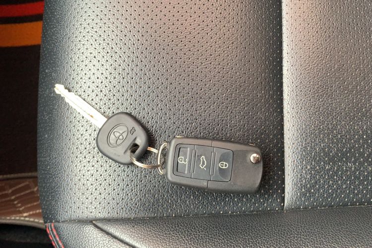 Used Toyota YARiS L Zhi Xiang 2017 1.5E CVT Dynamic Edition Vehicle Key