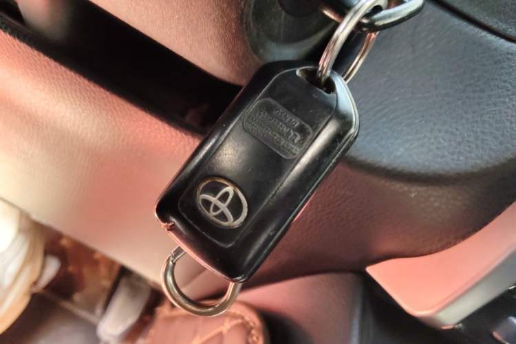 Used Toyota YARiS L Zhi Xiang 2017 1.5E CVT Dynamic Edition Vehicle Key