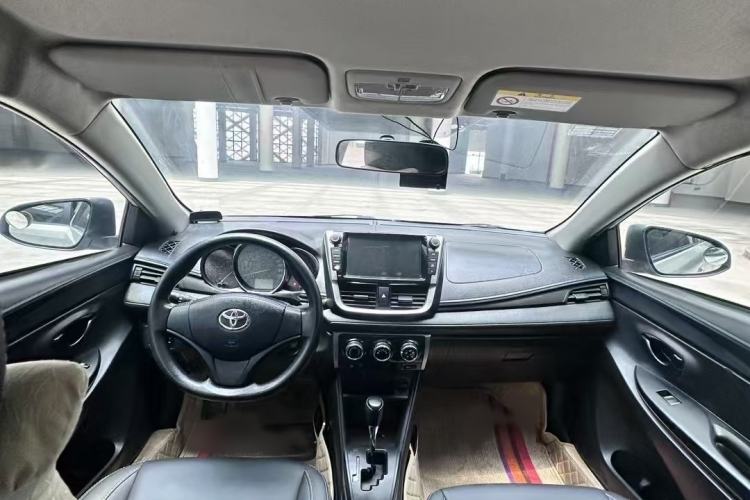 Used Toyota YARiS L Zhi Xiang 2017 1.5E CVT Dynamic Edition Center Console