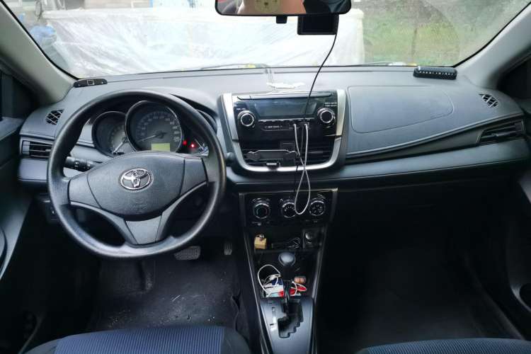 Used Toyota YARiS L Zhi Xiang 2017 1.5E CVT Dynamic Edition Center Console