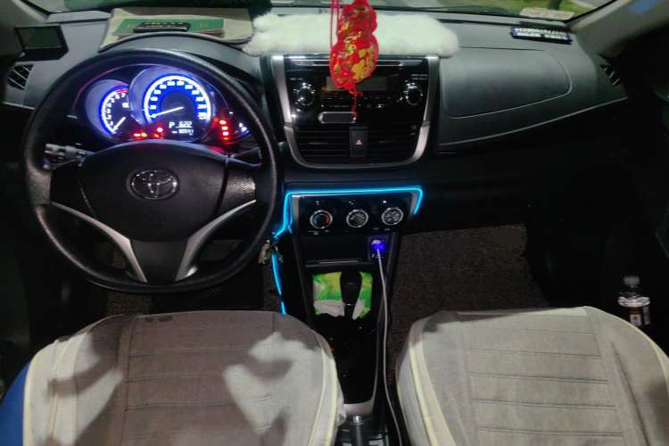 Used Toyota YARiS L Zhi Xiang 2017 1.5G CVT Xuan Dong Skyroof Edition Center Console