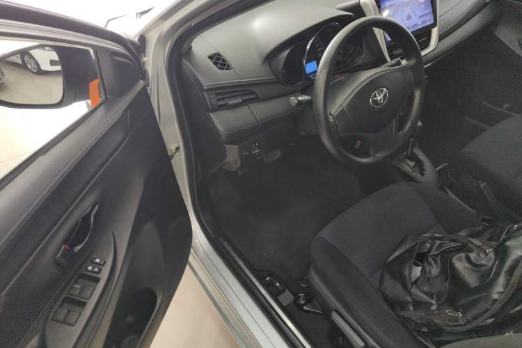 Used Toyota YARiS L Zhi Xiang 2017 1.5E CVT Dynamic Edition Driver Seat