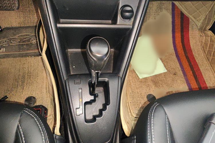 Used Toyota YARiS L Zhi Xiang 2017 1.5E CVT Dynamic Edition Gear Lever