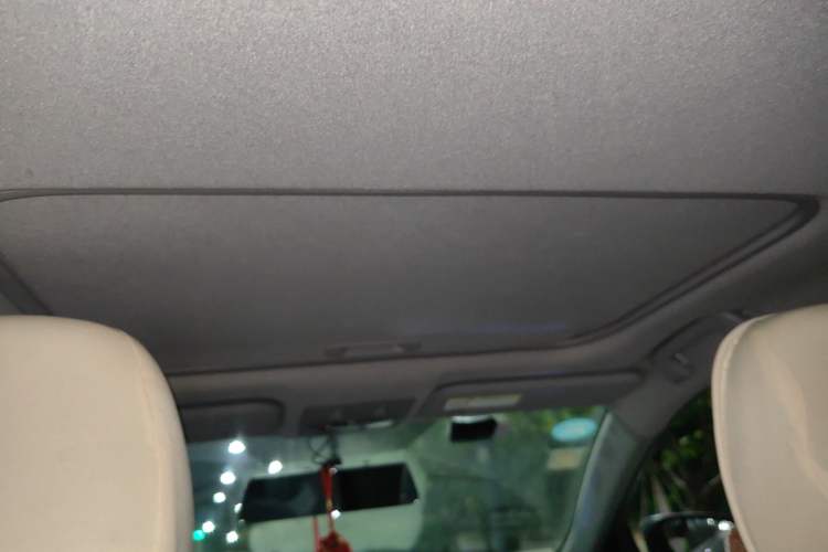 Used Toyota YARiS L Zhi Xiang 2017 1.5G CVT Xuan Dong Skyroof Edition Headliner