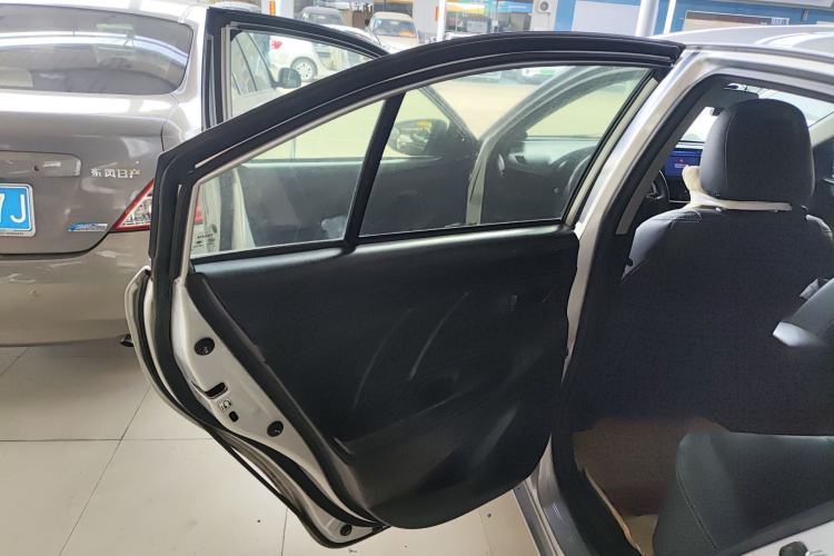 Used Toyota YARiS L Zhi Xiang 2017 1.5E CVT Dynamic Edition Left Rear Door Interior