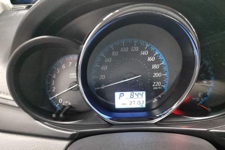 Used Toyota YARiS L Zhi Xiang 2017 1.5E CVT Dynamic Edition Odometer Close Up
