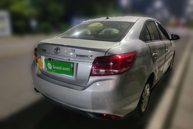 Used Toyota YARiS L Zhi Xiang 2017 1.5G CVT Xuan Dong Skyroof Edition Rear Right 45 Deg