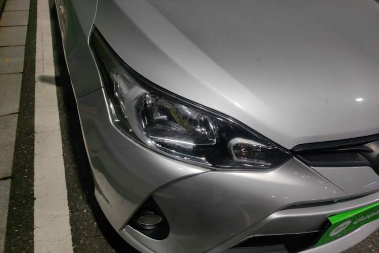 Used Toyota YARiS L Zhi Xiang 2017 1.5G CVT Xuan Dong Skyroof Edition Right Front Headlight