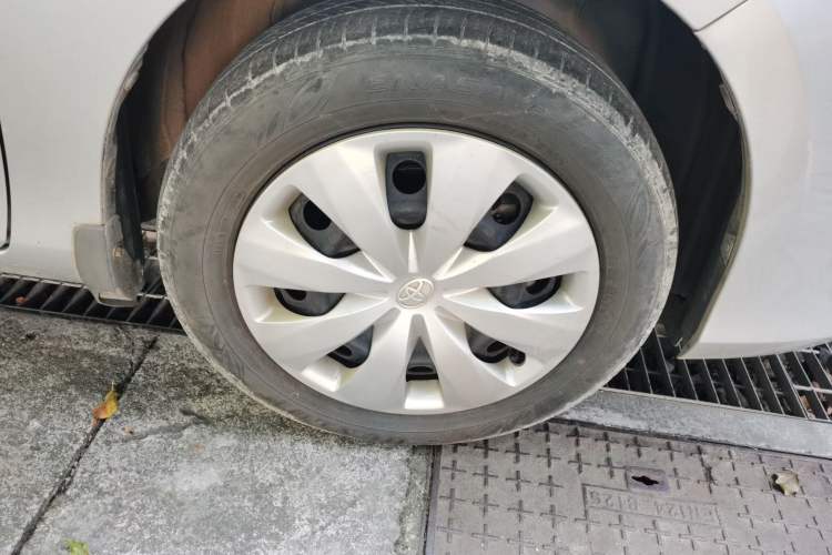 Used Toyota YARiS L Zhi Xiang 2017 1.5E CVT Dynamic Edition Right Front Wheel Hub
