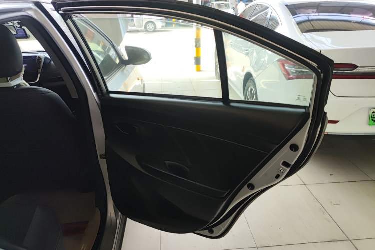 Used Toyota YARiS L Zhi Xiang 2017 1.5E CVT Dynamic Edition Right Rear Door Interior