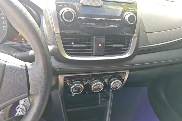 Used Toyota YARiS L Zhi Xiang 2017 1.3E Manual Charm Edition Audio And AC Panel