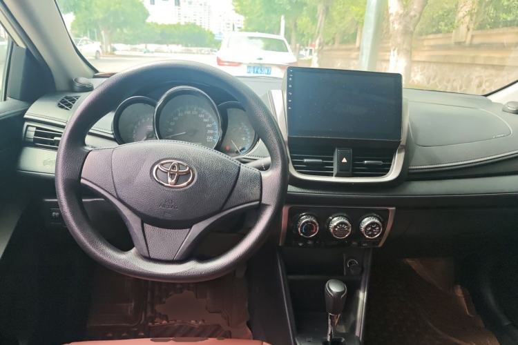 Used Toyota YARiS L Zhi Xiang 2017 1.5E CVT Dynamic Edition Center Console
