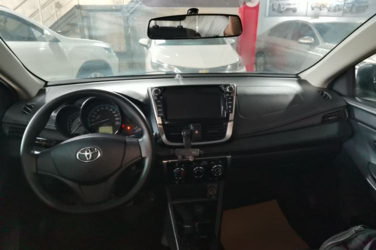 Used Toyota YARiS L Zhi Xiang 2017 1.5E CVT Dynamic Edition Center Console