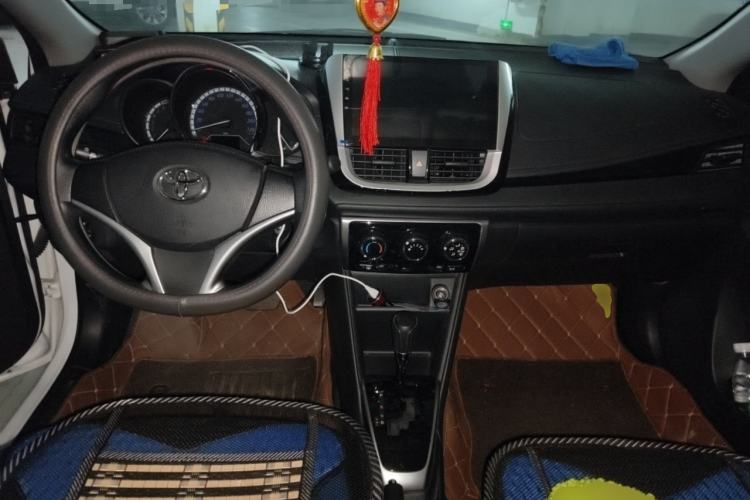 Used Toyota YARiS L Zhi Xiang 2017 1.5G CVT Xuan Dong Skyroof Edition Center Console
