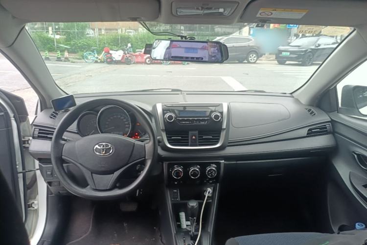 Used Toyota YARiS L Zhi Xiang 2017 1.5E CVT Dynamic Edition Center Console