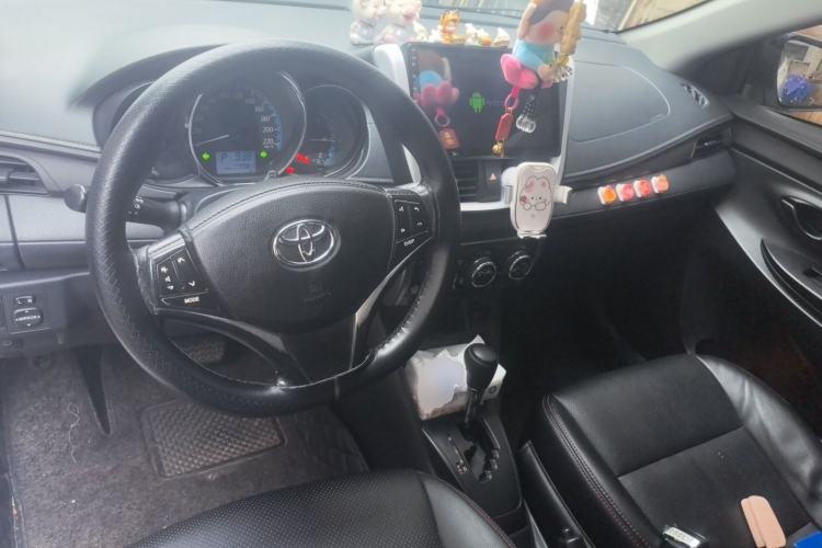 Used Toyota YARiS L Zhi Xiang 2017 1.5E CVT Dynamic Edition Center Console