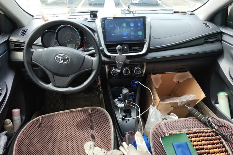 Used Toyota YARiS L Zhi Xiang 2017 1.5E CVT Dynamic Edition Center Console