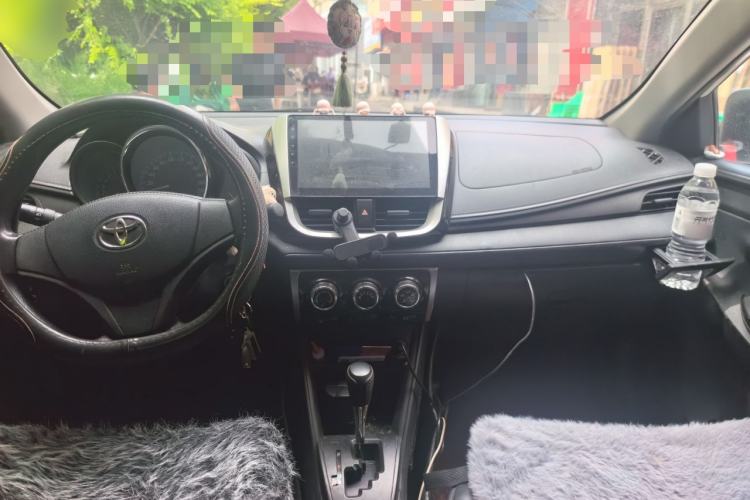 Used Toyota YARiS L Zhi Xiang 2017 1.5E CVT Dynamic Edition Center Console