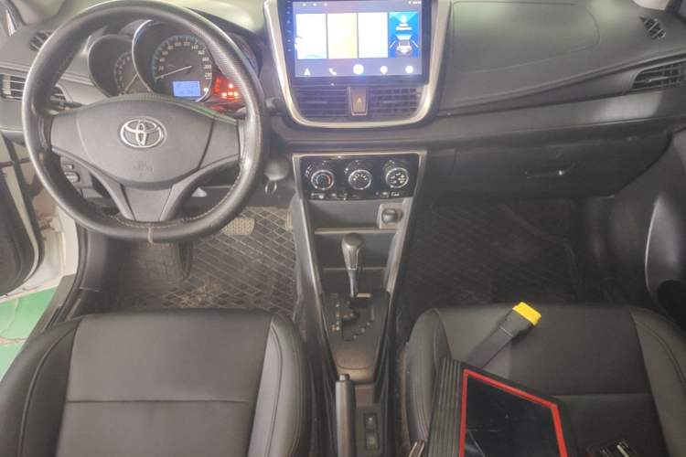 Used Toyota YARiS L Zhi Xiang 2017 1.5E CVT Dynamic Edition Center Console