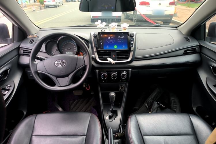 Used Toyota YARiS L Zhi Xiang 2017 1.5E CVT Dynamic Edition Center Console